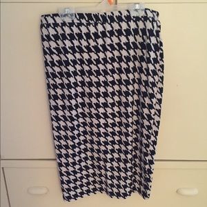 Houndstooth midi skirt